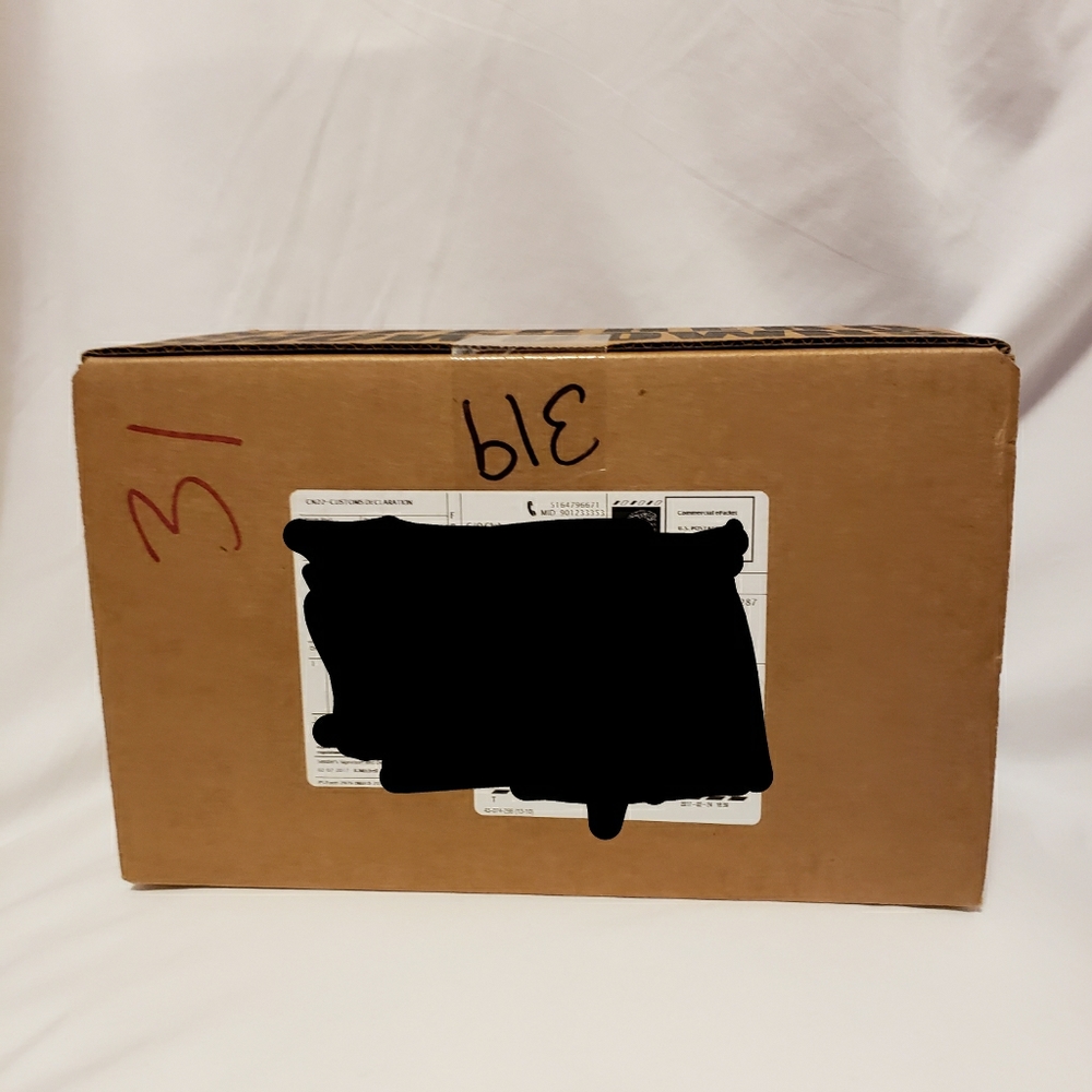 Marvel Collectors Box Unopened - Picture 9 of 9